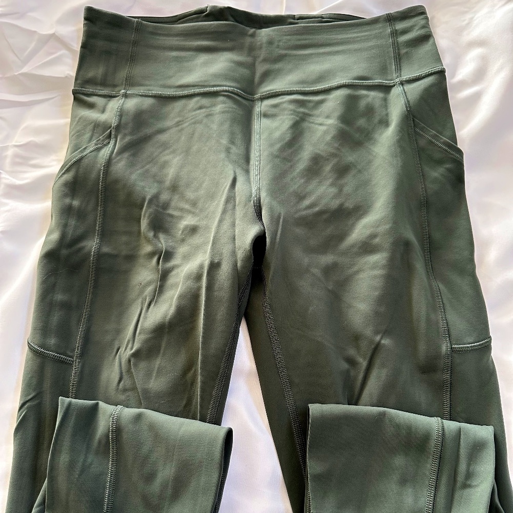 Lululemon Sage Green Wunder Train with Pockets Leggings Size 8 Length 23"